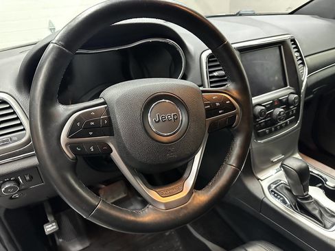 Used 2018 Jeep Grand Cherokee Limited image 20
