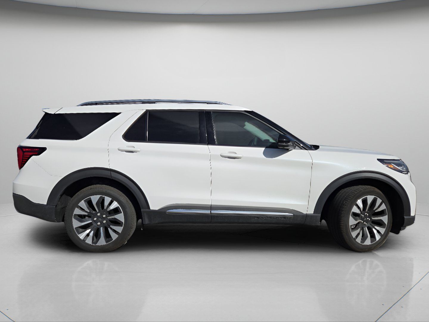 Used 2026 Ford Explorer Platinum w/ LUX Leather Package AWD/4WD image 27