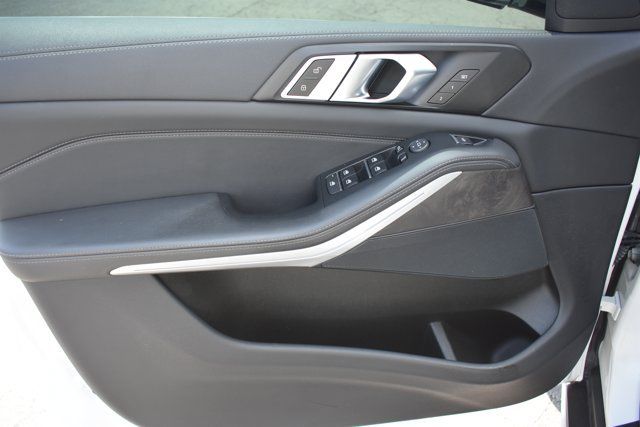 Used 2023 BMW X5 xDrive40i w/ Premium Package AWD/4WD image 12