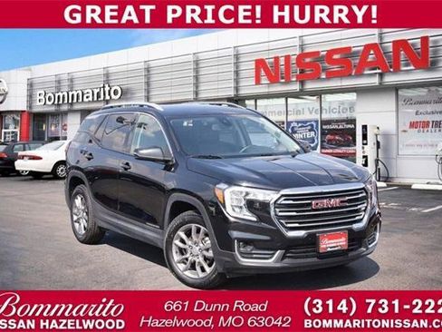 Used 2024 GMC Terrain SLT image 1