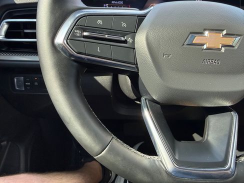 Used 2024 Chevrolet Traverse LS FWD image 27
