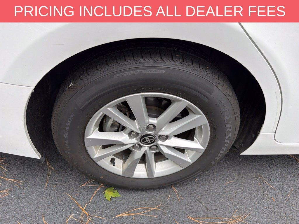 Used 2025 Toyota Camry LE FWD image 7