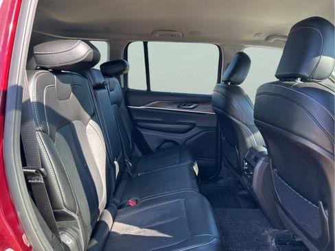 Certified 2023 Jeep Grand Cherokee Limited w/ Luxury Tech Group II image 28