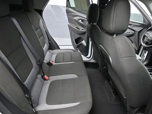 Used 2025 Chevrolet TrailBlazer LT image 16