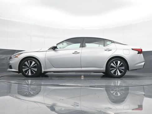 Used 2022 Nissan Altima 2.5 SV image 18