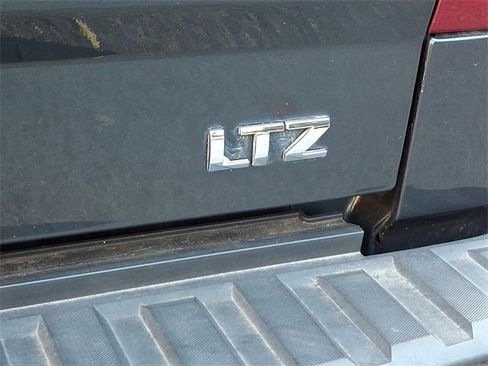 Used 2017 Chevrolet Silverado 1500 LTZ Z71 image 31