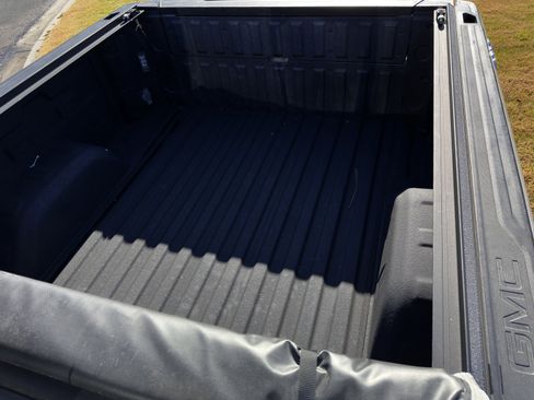 Used 2021 GMC Sierra 1500 SLT w/ SLT Convenience Package image 32