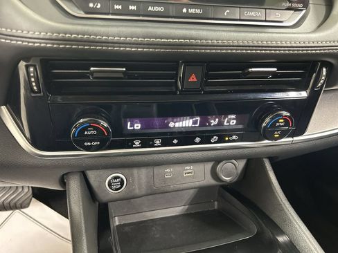 Used 2021 Nissan Rogue SV AWD/4WD image 16