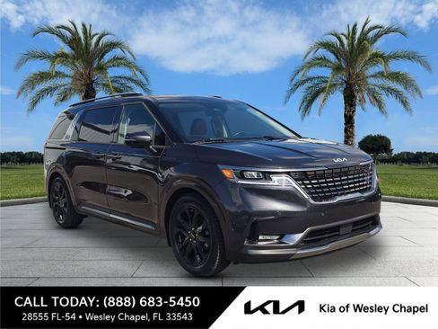 Used 2023 Kia Carnival SX FWD image 1