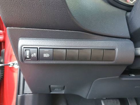 Used 2021 Toyota Corolla LE image 29