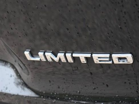 Used 2019 Jeep Cherokee Limited w/ Luxury Group AWD/4WD image 19