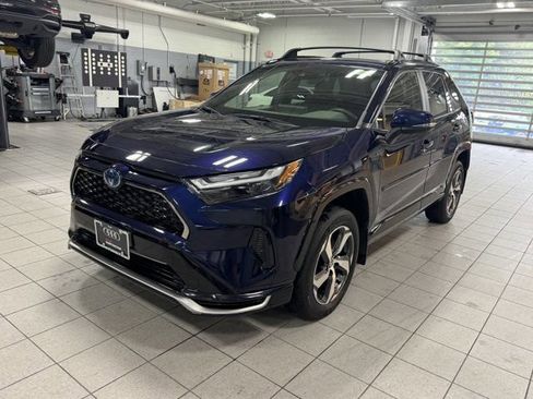 Used 2023 Toyota RAV4 SE w/ Weather & Moonroof Package AWD/4WD image 8