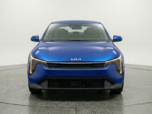 Used 2025 Kia K4 FWD image 2