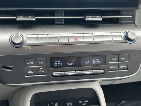 Used 2025 Hyundai Kona SEL image 25