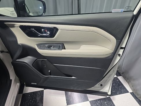 Certified 2025 Subaru Forester Limited w/ Popular Package #2 image 6