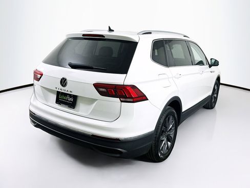 Used 2022 Volkswagen Tiguan SE image 9