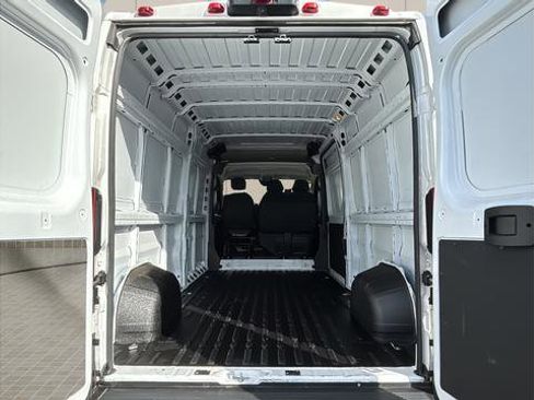 Used 2023 RAM ProMaster 2500 image 13
