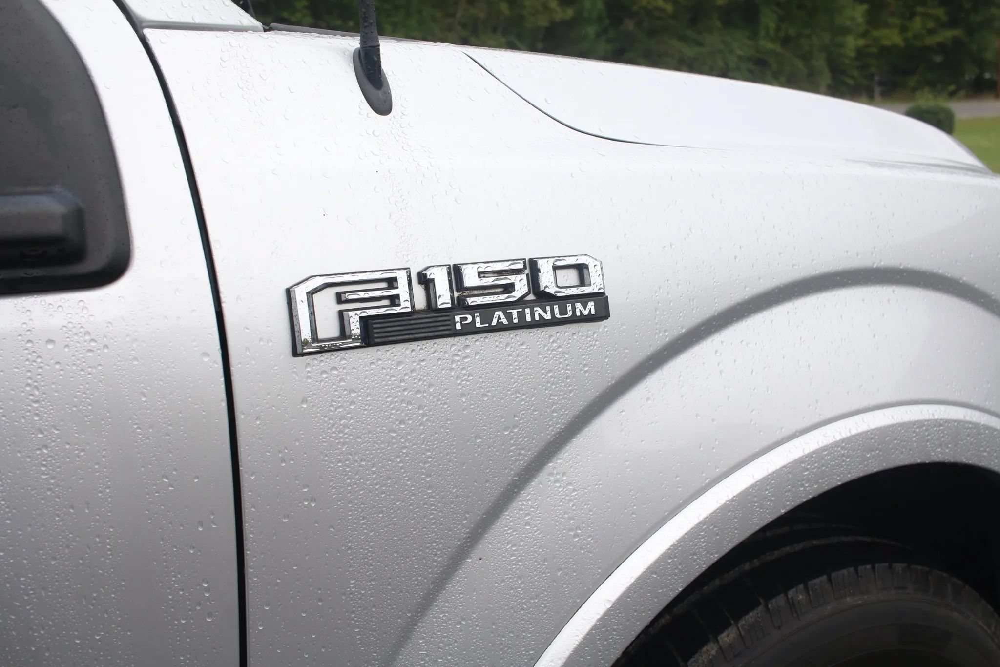 Used 2015 Ford F150 Platinum w/ Equipment Group 701A Luxury RWD image 6