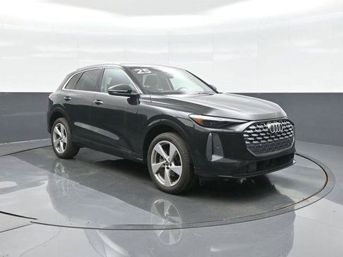 Certified 2025 Audi Q5 Premium w/ Premium Plus AWD/4WD image 1