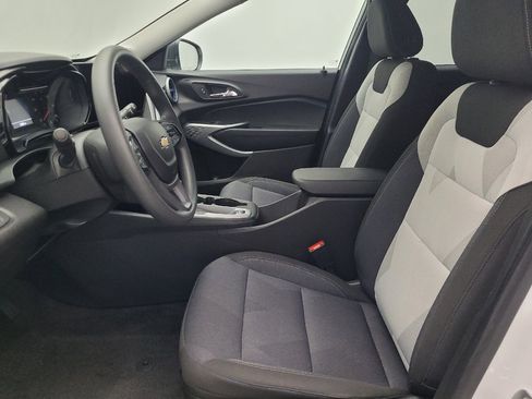 Used 2025 Chevrolet Trax LS FWD image 17