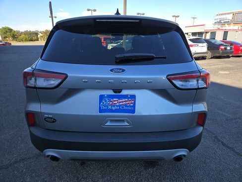 Used 2022 Ford Escape SE image 9