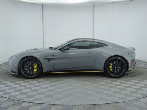 Used 2025 Aston Martin V8 Vantage Coupe image 8