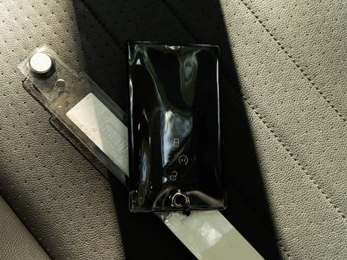 Used 2022 Volkswagen Tiguan SE image 48