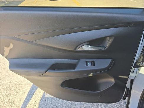 Used 2024 Buick Envista Sport Touring w/ Convenience II Package image 8