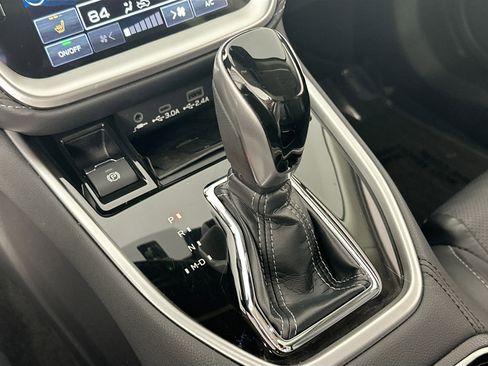 Used 2023 Subaru Outback Limited XT image 17