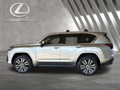 Certified 2025 Lexus LX 600 4WD w/ Luxury Package