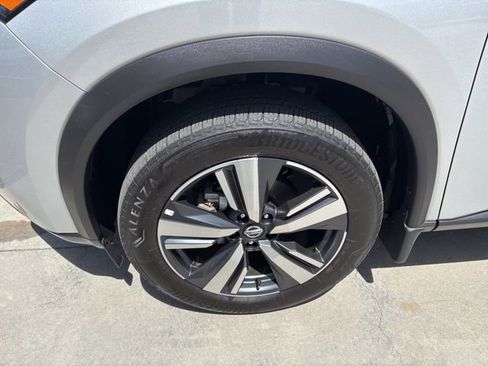 Used 2021 Nissan Rogue SL w/ Premium Package AWD/4WD image 11