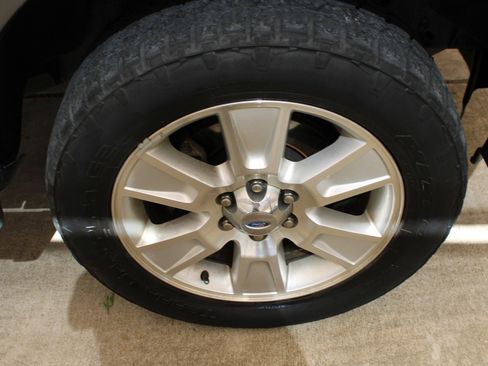 Used 2013 Ford F150 Lariat w/ Luxury Equipment Group image 25