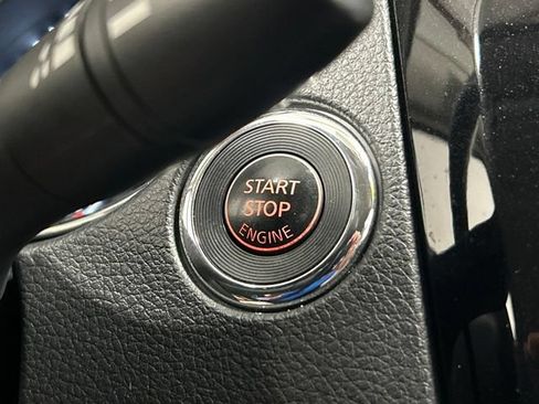 Used 2020 Nissan Rogue SV AWD/4WD image 29