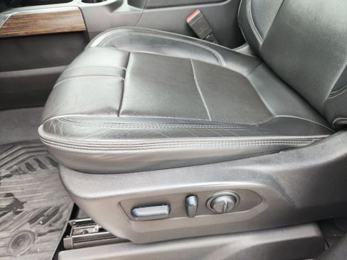 Used 2022 Chevrolet Silverado 2500 High Country w/ Z71 Off-Road Package image 19