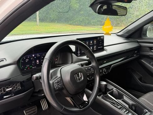 Used 2023 Honda Accord Sport image 13