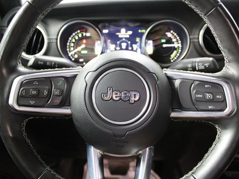 Used 2023 Jeep Wrangler Unlimited Sahara w/ Cold Weather Group AWD/4WD image 35