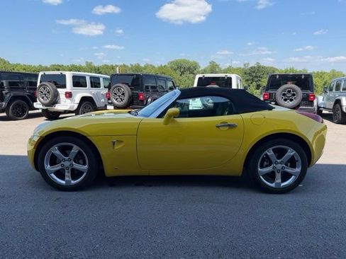 Used 2007 Pontiac Solstice Convertible w/ Preferred Package RWD image 6