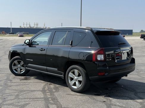 Used 2014 Jeep Compass Latitude image 3