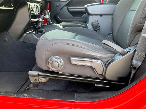 Used 2023 Jeep Wrangler Sport S image 31