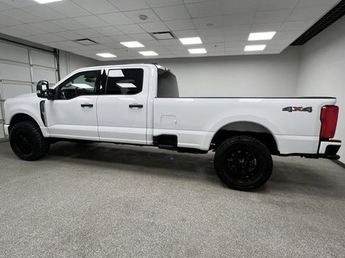 Used 2023 Ford F350 XLT image 6