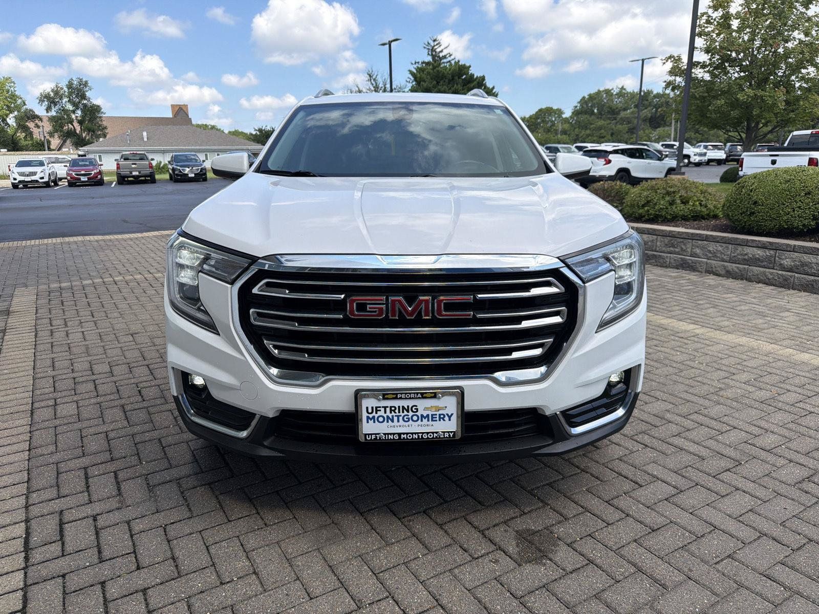 Used 2023 GMC Terrain SLT AWD/4WD image 8