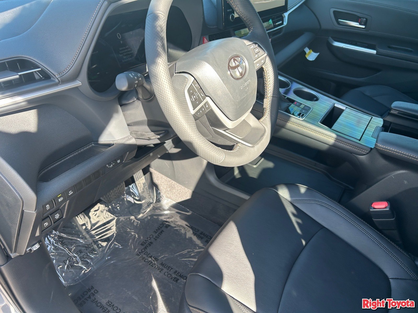 New 2026 Toyota Sienna XLE Woodland Edition AWD/4WD image 21