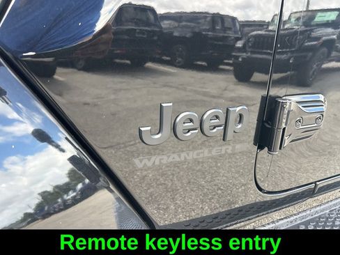 Certified 2025 Jeep Wrangler Unlimited Sahara AWD/4WD image 20