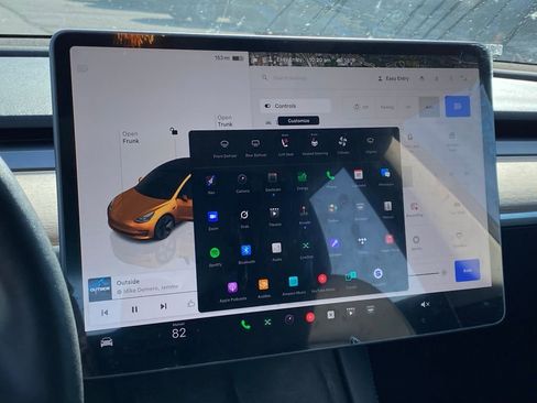 Used 2023 Tesla Model 3 Standard Range image 11