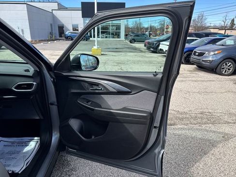 Used 2023 Chevrolet TrailBlazer LS image 11