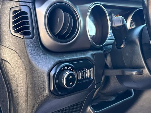 Used 2020 Jeep Gladiator Sport w/ Quick Order Package 24S AWD/4WD image 14