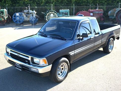 Used 1994 Toyota Pickup DX image 6