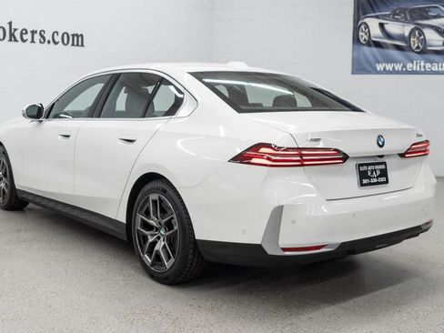 Used 2026 BMW 530i xDrive AWD/4WD image 42