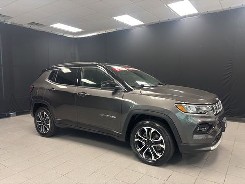 Used 2024 Jeep Compass Limited image 1