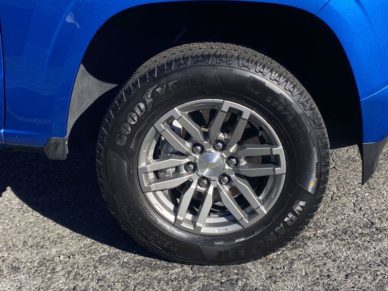 Used 2024 Chevrolet Colorado LT RWD image 10